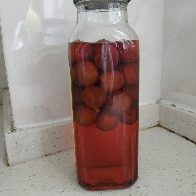 红梅果泡酒成品