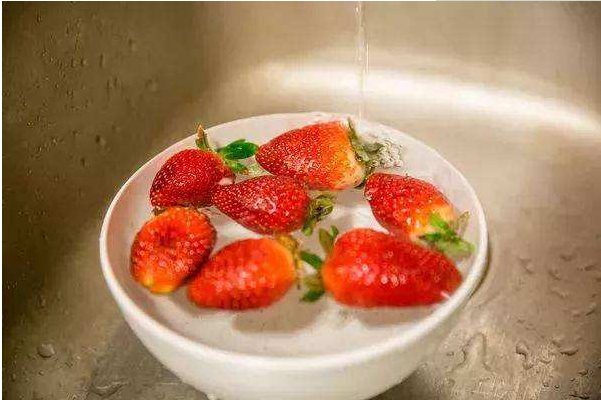 草莓处理过程