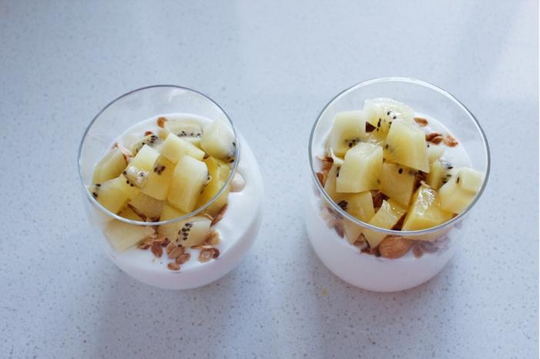 兰翠思猕猴桃汁与早餐搭配场景图