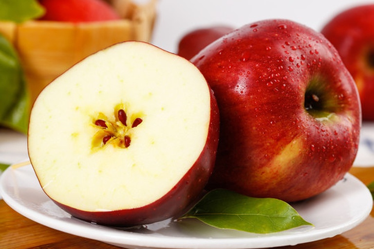 苹果771果实特写对比图