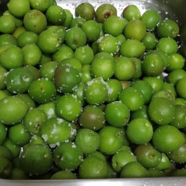 红梅果加工成品展示图