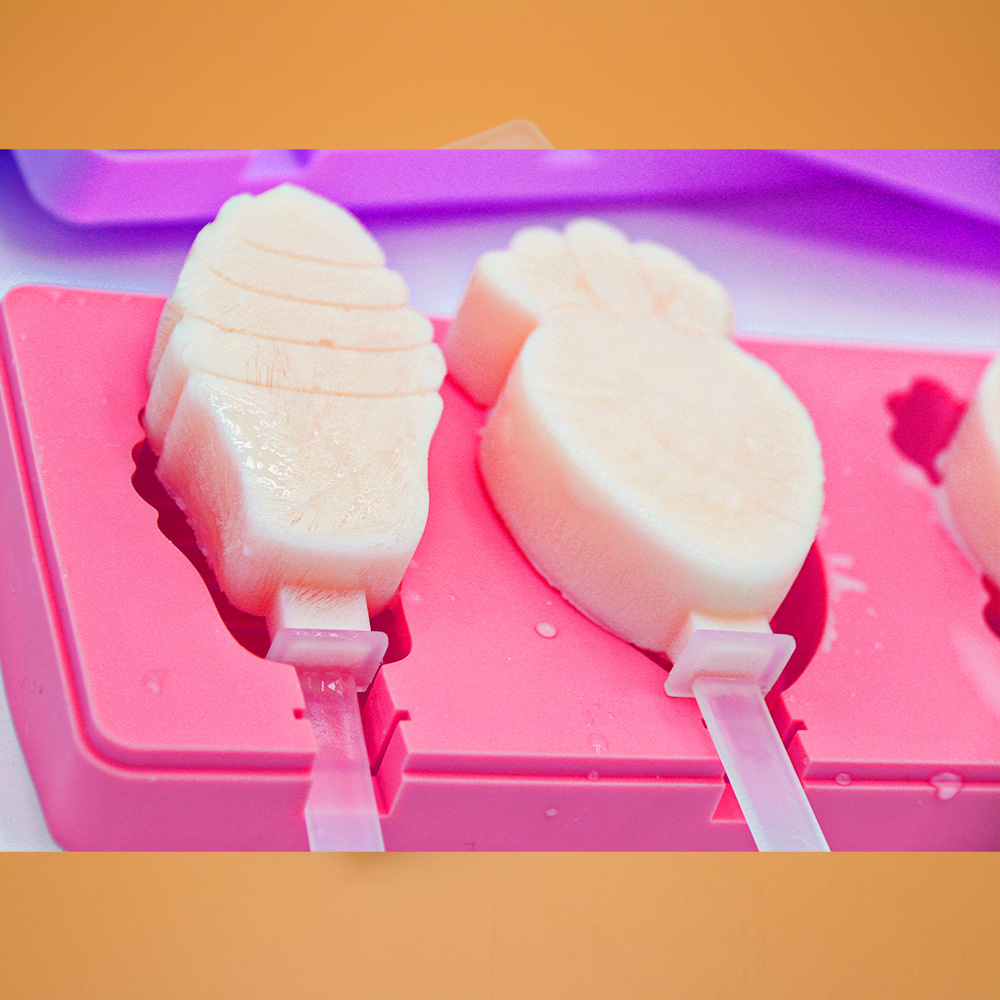 草莓牛奶冰棒制作展示