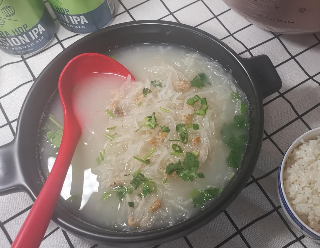 酒烧鸡蛋家庭食用场景