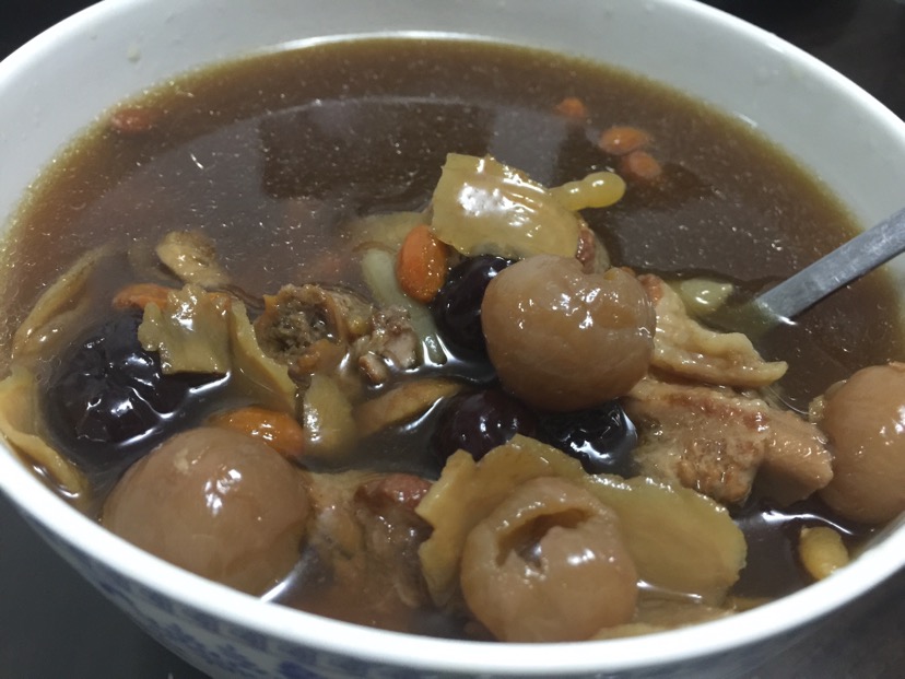 天麻红枣桂圆肉汤成品图