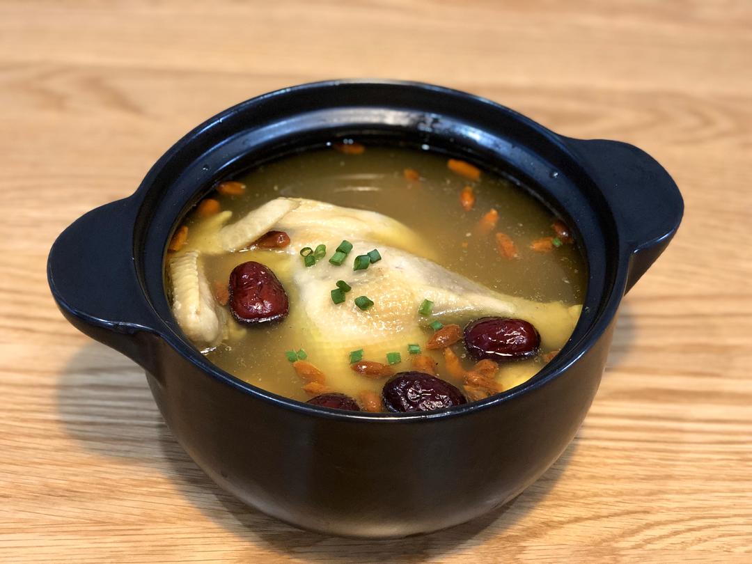 鹿鞭炖鸡汤成品图