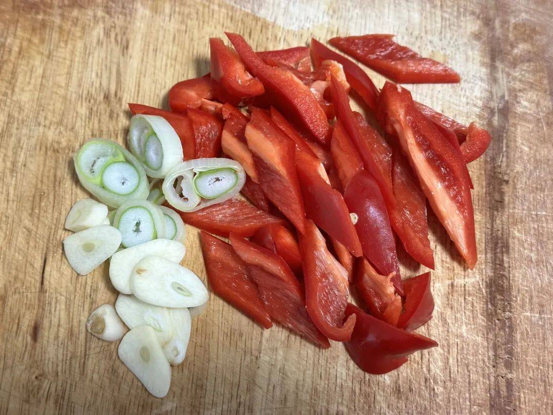 红葱油蒜头酥的食材准备