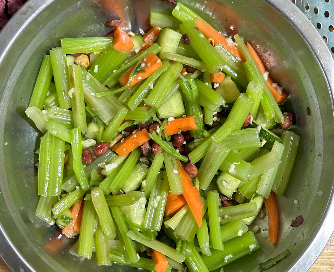 山芹山竹沙拉配图