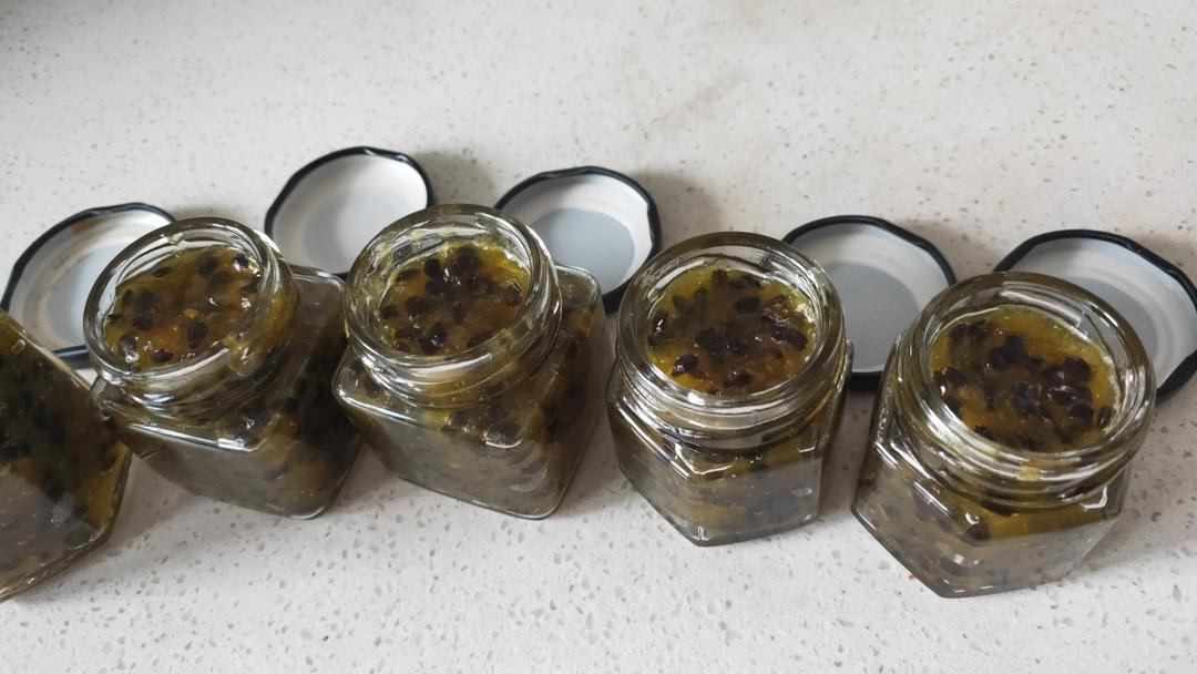 大青枣果酱成品展示图