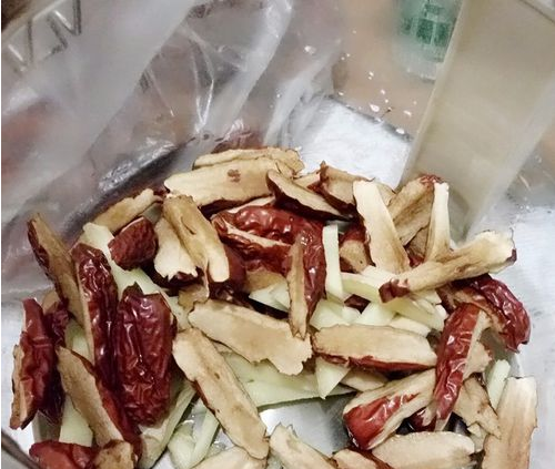 风姜鸡汤食材准备图