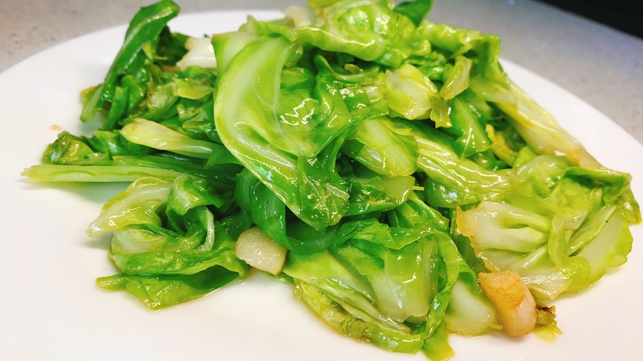 家庭厨房烹饪对比图