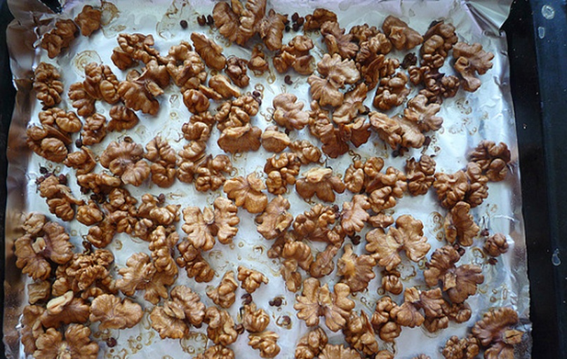 烤箱烘烤核桃仁过程