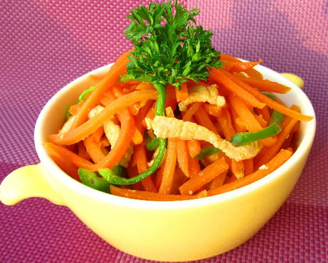 胡萝卜丝炒粉丝成品图