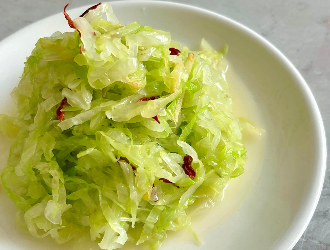 家常炒卷心菜菜肴