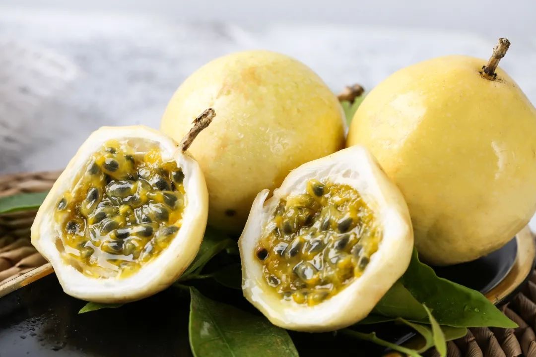 百香果切开特写