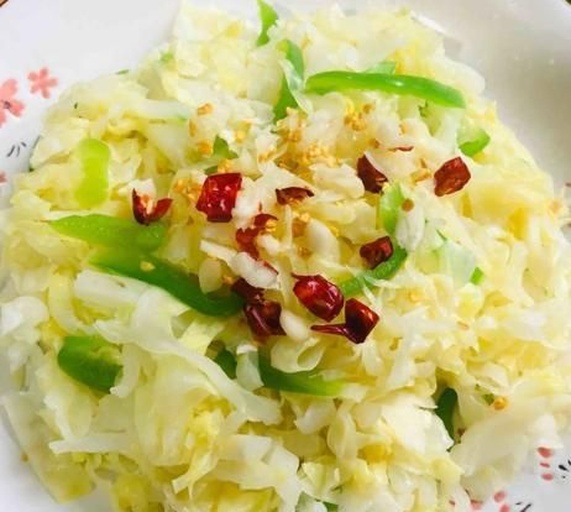 三种家常包菜成品对比图