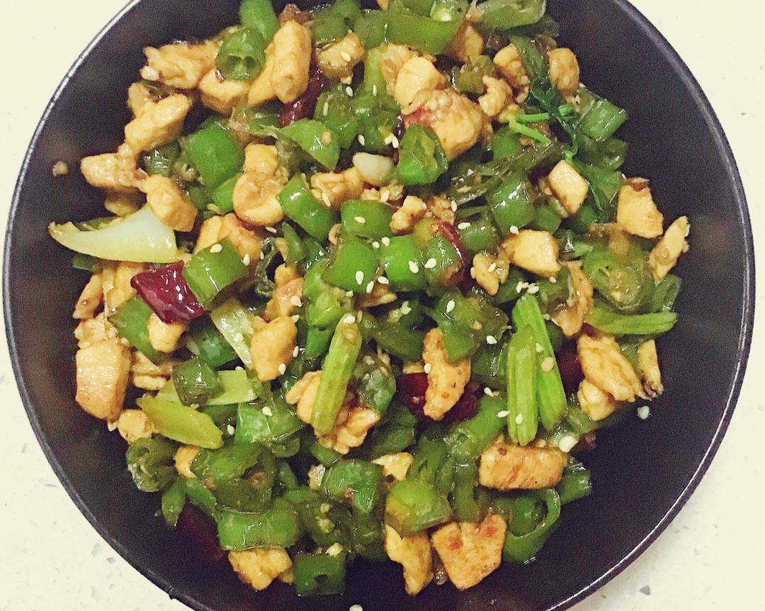 青椒鸡腿成品图