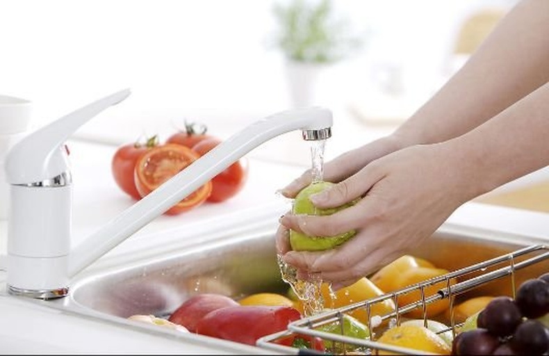 沃柑清洗与食用场景图