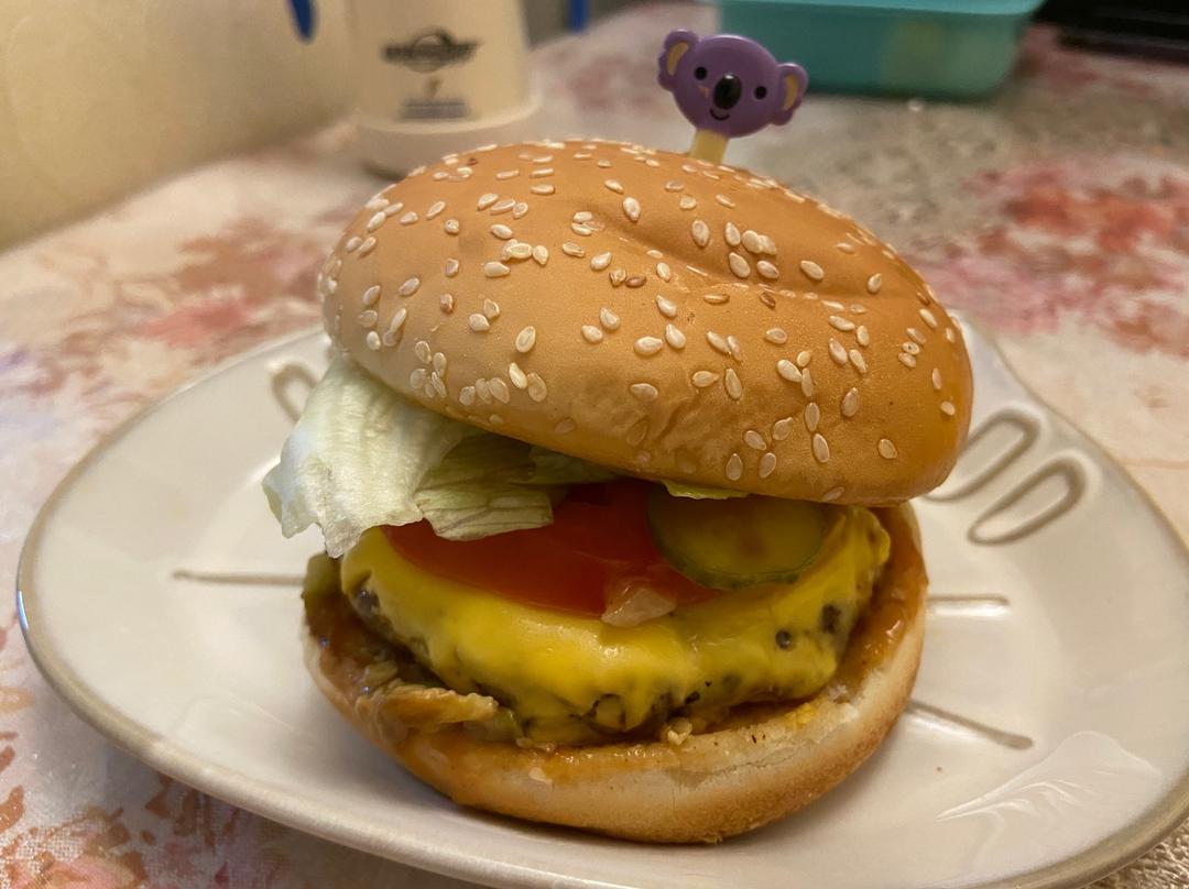 成品肉霸堡特写