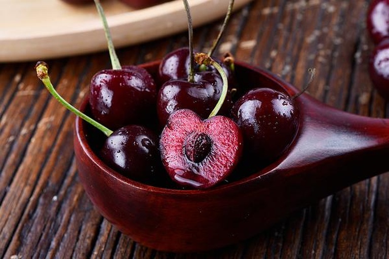 车厘子不同规格对比图