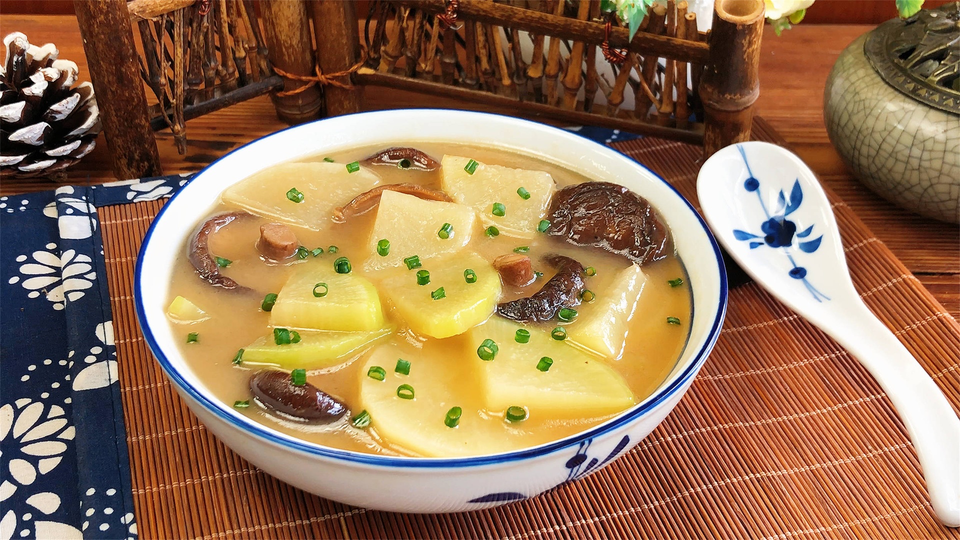 萝卜炖蘑菇成品图