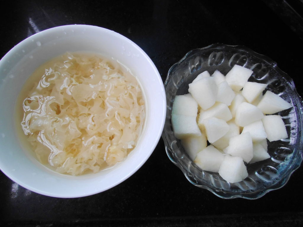 雪梨银耳百合创意吃法展示图