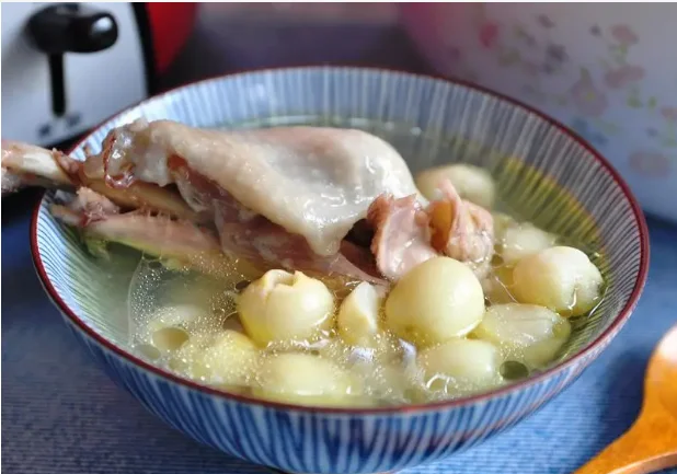 莲子煲老鸭成品图