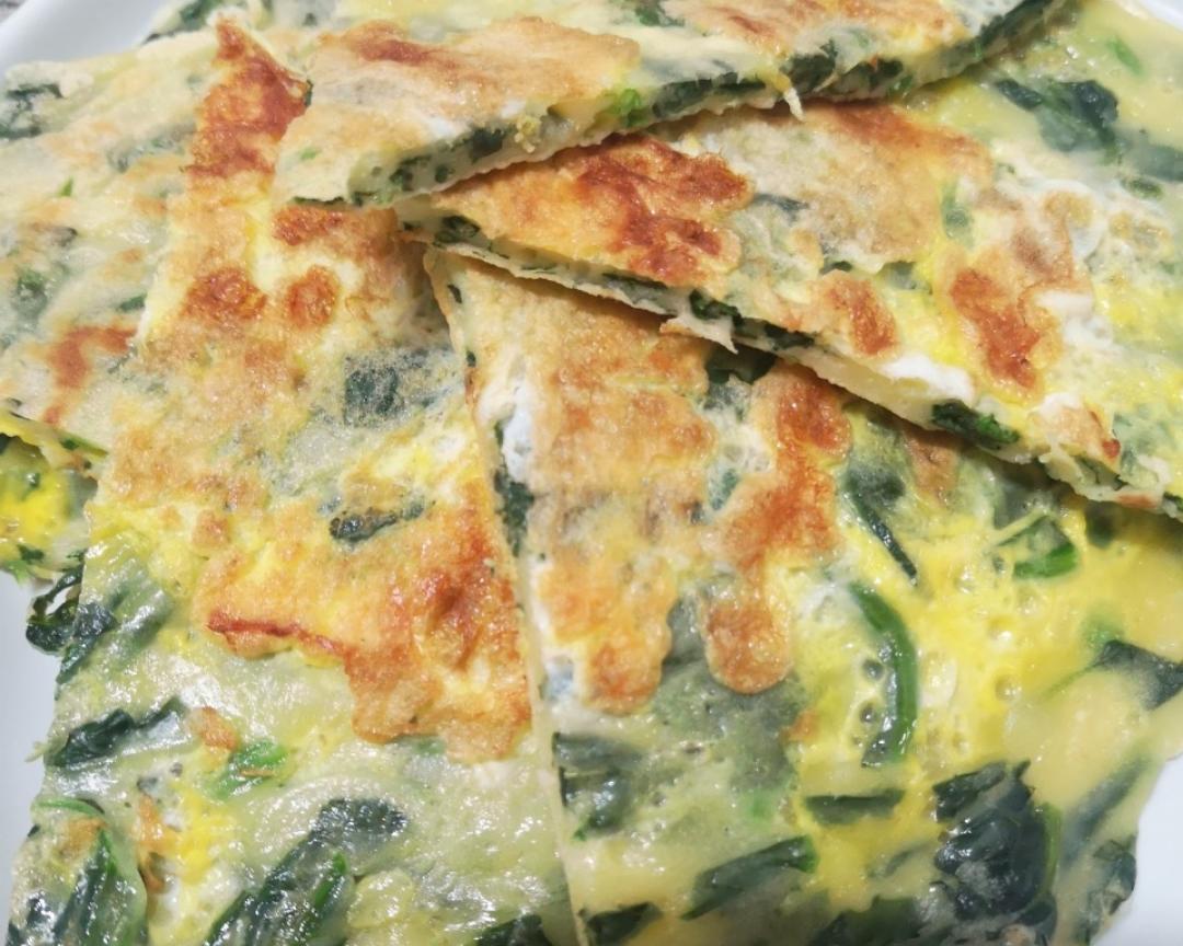菠菜包菜煎饼成品展示,外酥里嫩,营养丰富 菠菜包菜煎饼成品图