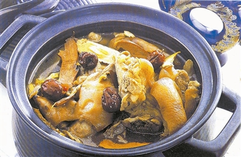 姬松茸炖猪蹄成品展示