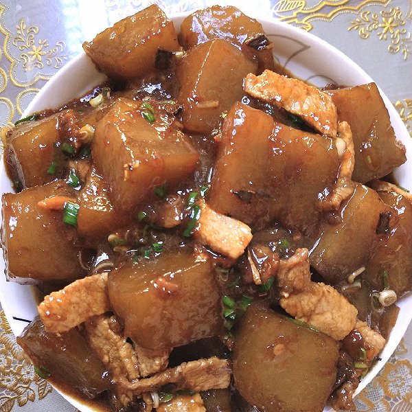 红皮萝卜炒五花肉成品图