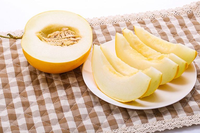 切开的晚熟哈密瓜展示图