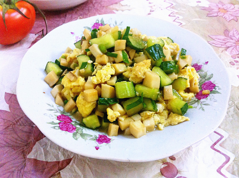 小黄瓜花炒蛋成品图