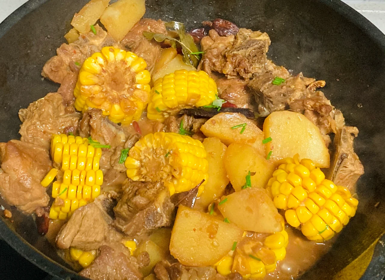 玉米菜与松花菜炒制成品