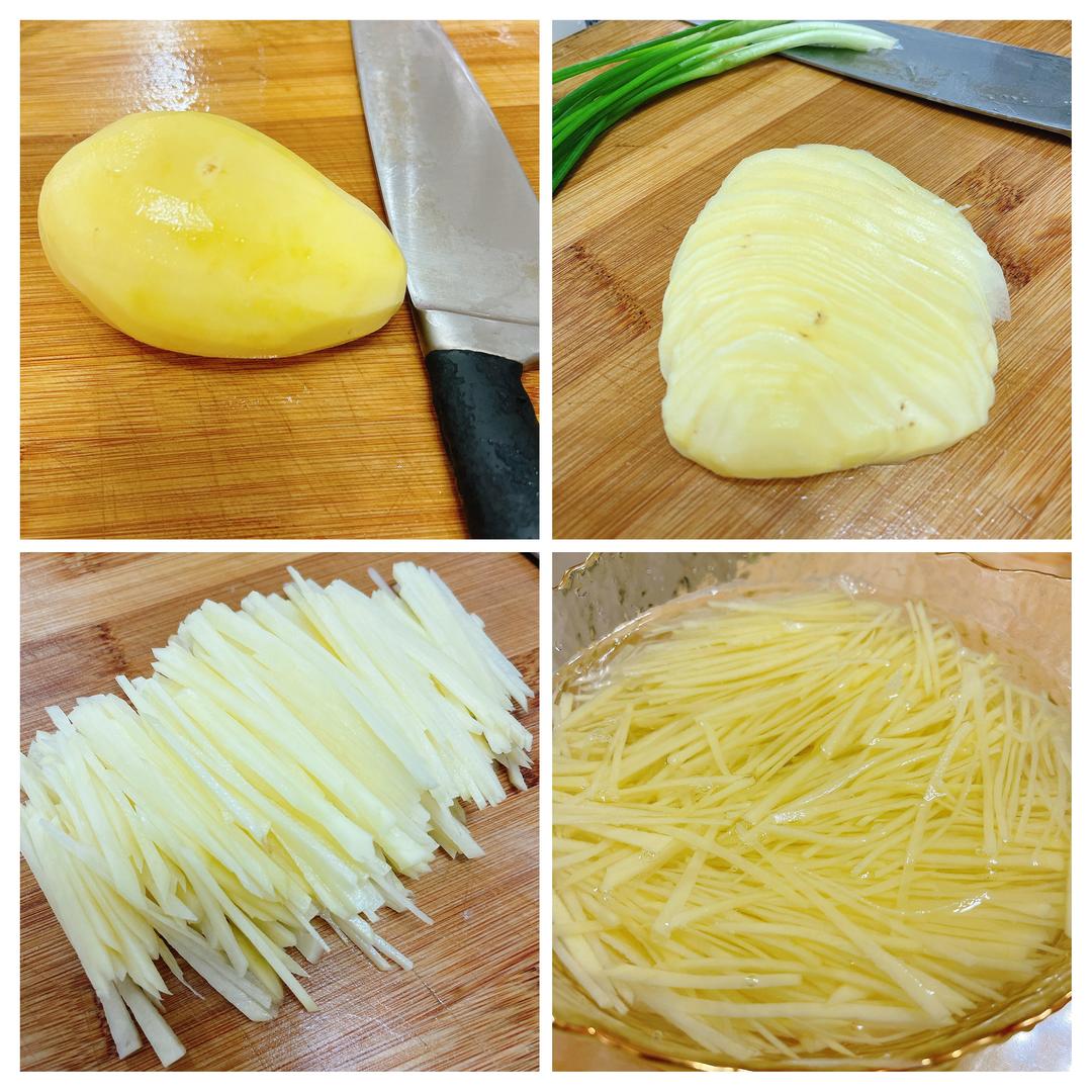 展示土豆丝的切丝、浸泡、沥干全过程,清晰可见每一步操作细节 土豆丝处理步骤