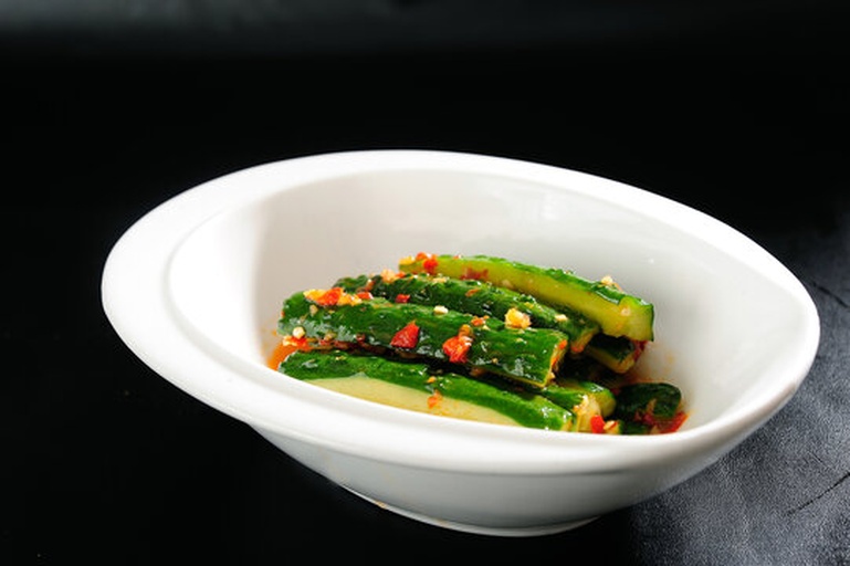 凉拌小黄瓜成品特写