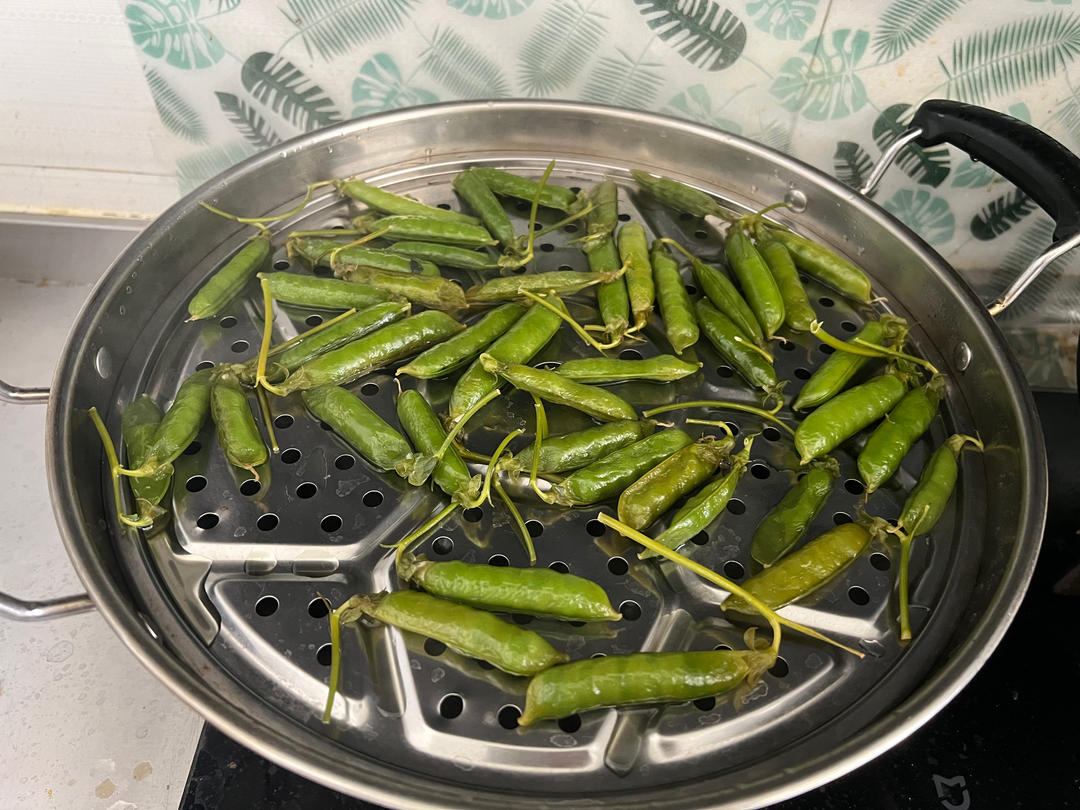 熟豌豆的蒸煮过程