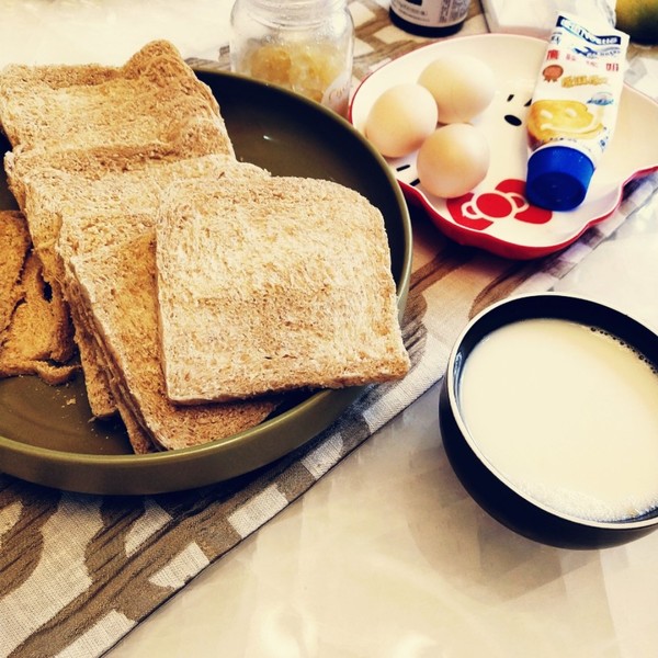 家庭早餐场景中的芝麻花生酱应用