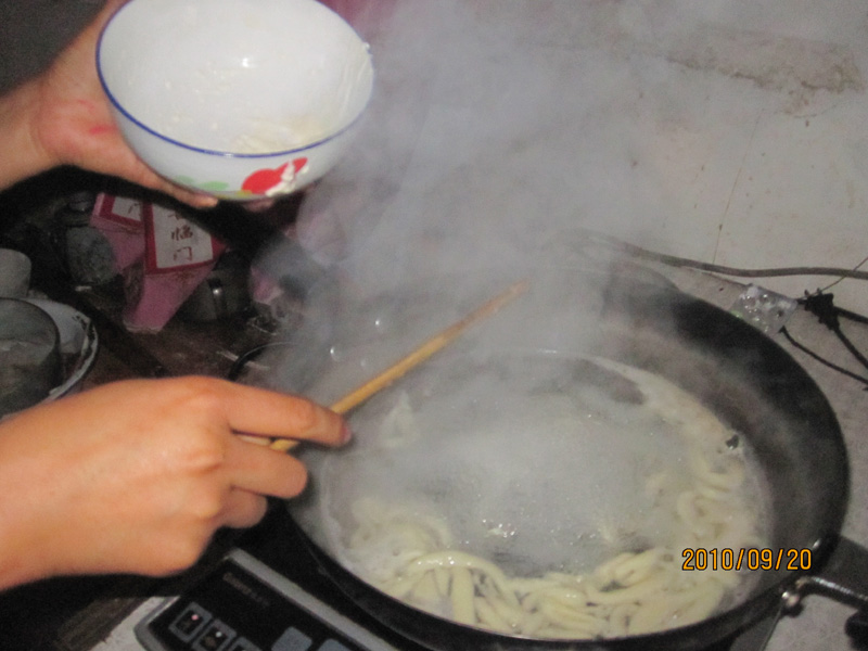 姜汤面家庭制作场景