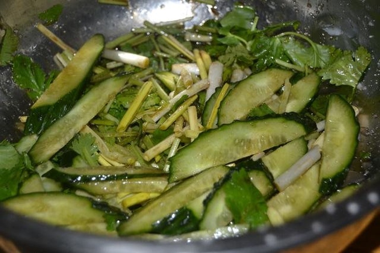 黄瓜拌蟹肉沙拉成品图