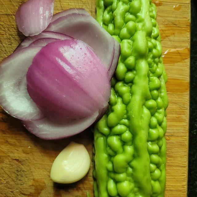 苦瓜和芹菜切片处理过程