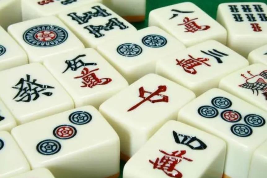 现代扑克牌设计对比图