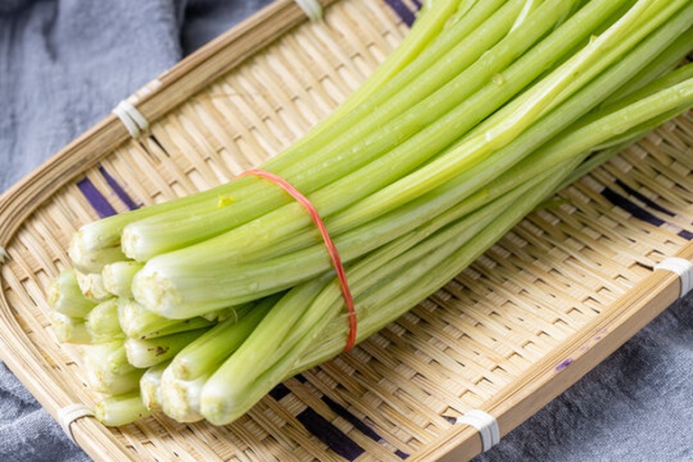 山竹与山芹对比图