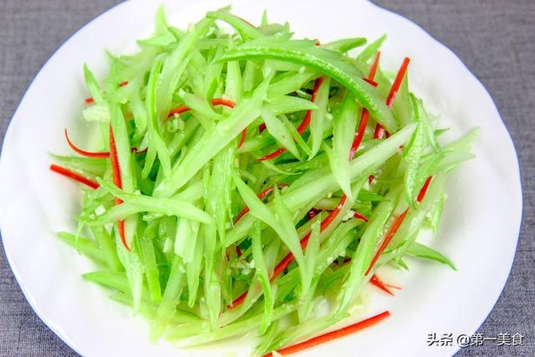 山芹菜凉拌做法