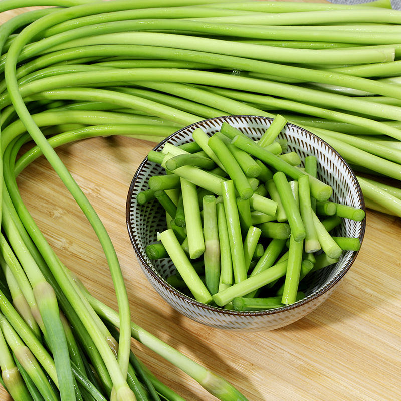 蒜薹处理过程特写