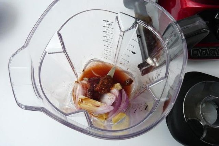 香芹酱搅拌过程