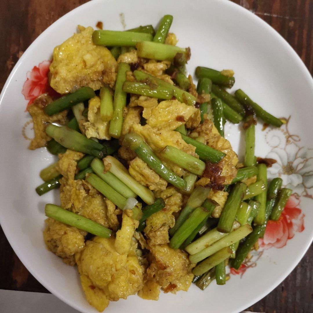 蒜苗炒鸡蛋成品图