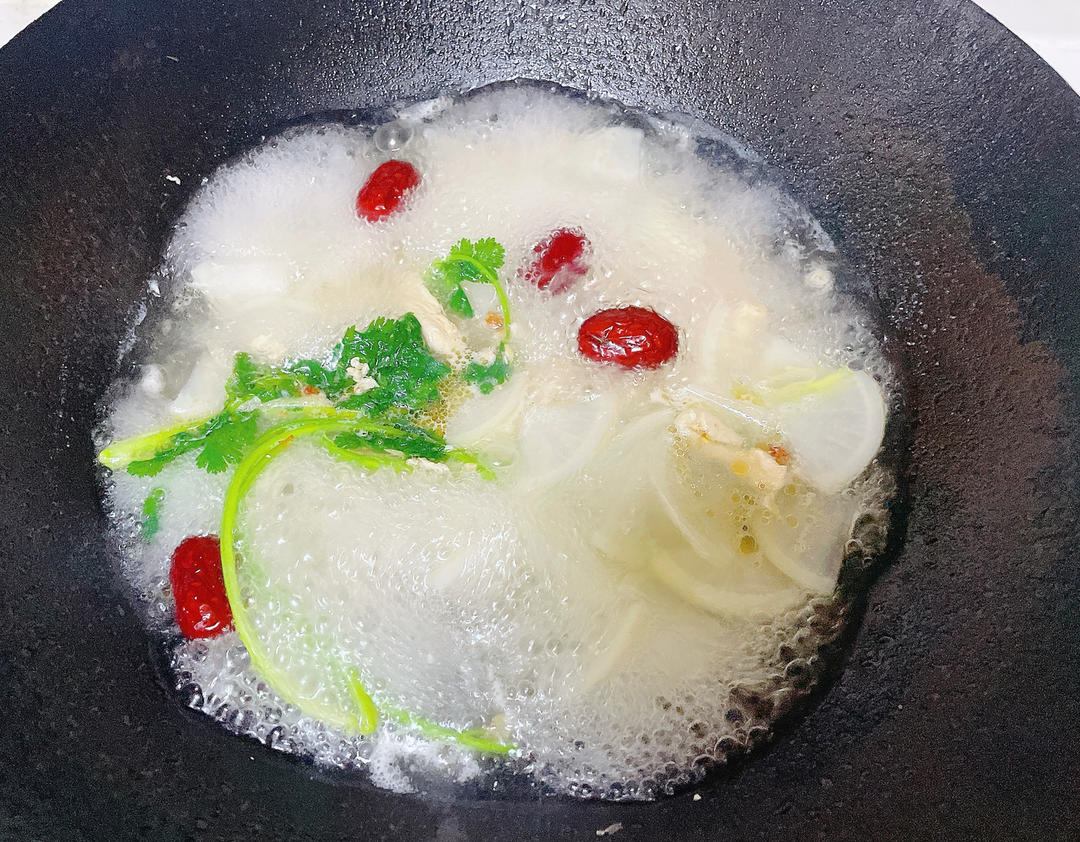 沙参玉竹麦冬煲白鸽炖煮过程图