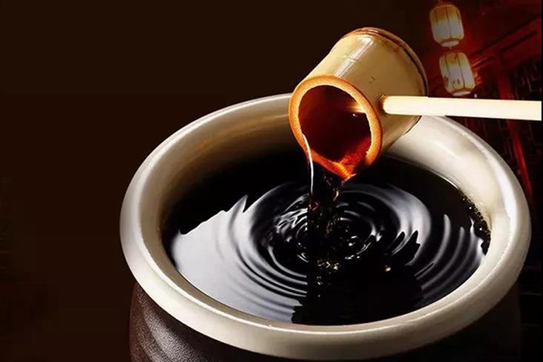 传统四川郫县豆瓣酱制作场景