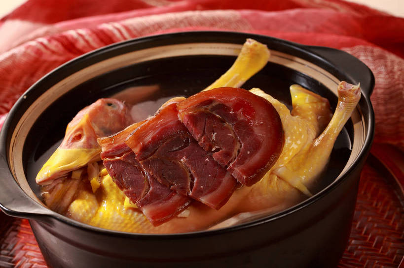 莲子煲老鸭炖煮过程图