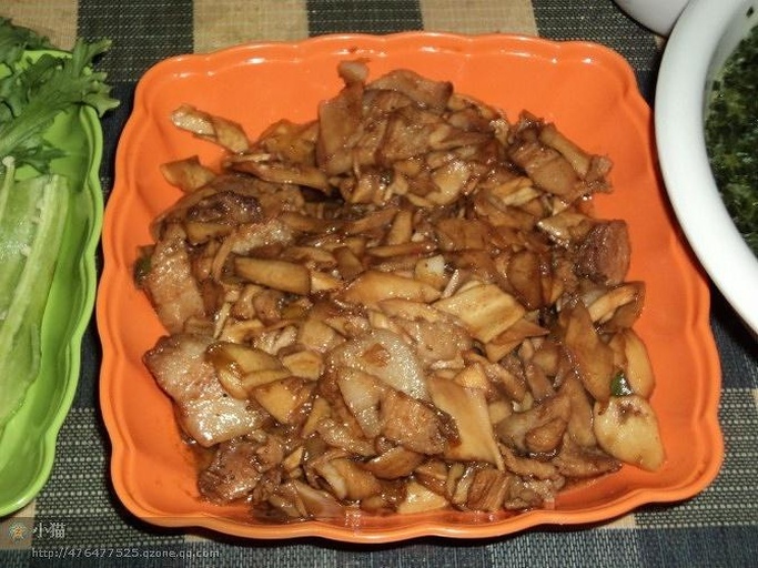 平菇菜肴成品展示图