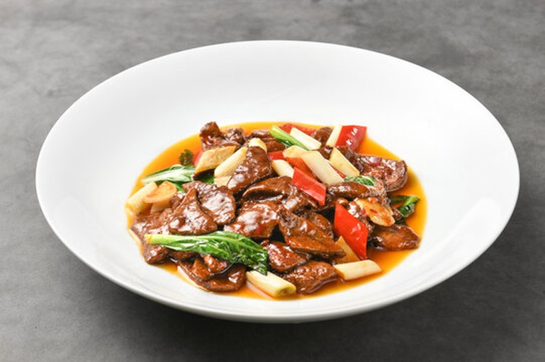 红烧牛肉成品俯拍图
